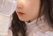 蕾丝裙美女清新复古写真图片-美图岛