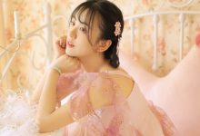 粉红美女丝袜长腿性感诱惑写真-美图岛
