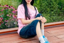 足愉心 NO.050 阿月（搭配：粉色T恤、牛仔短裤、白棉袜、德训鞋、裸足）[110P+2V／10.7GB]-美图岛