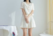 物恋传媒 No.2543 菜菜-高跟鞋、蕾丝短黑丝、裸足、银色脚链 [150P1V-3.68GB]-美图岛